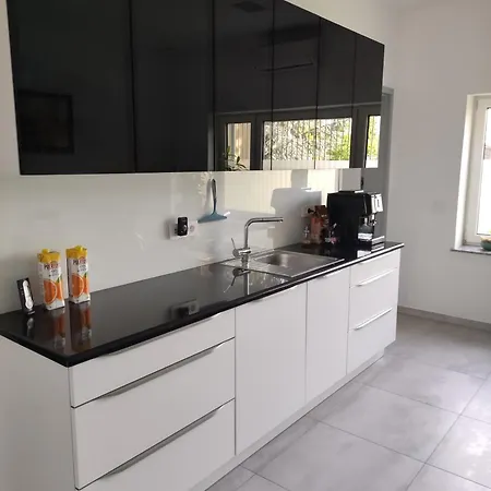 Apoteka Lenart v Slovenskih Goricah