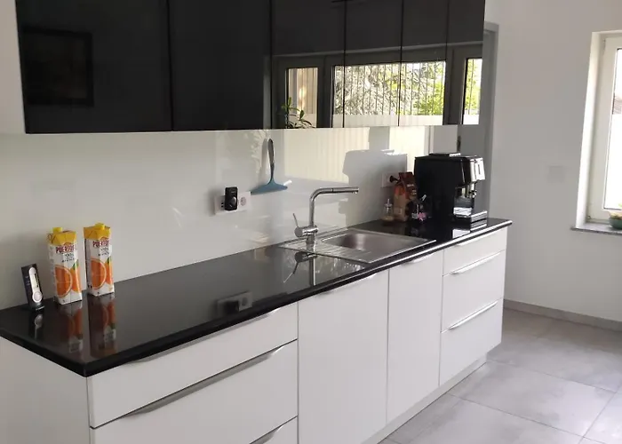 Apoteka Lenart v Slovenskih Goricah